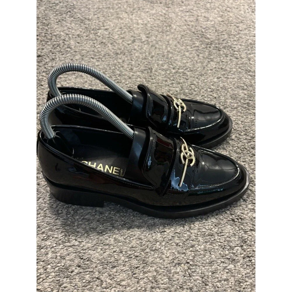 Chanel‎ Shoes Loafers Flats CC Logo Black Size 37 US 7